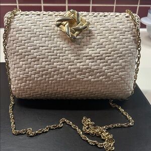 Chic Woven Crossbody Bag with Gold Chain